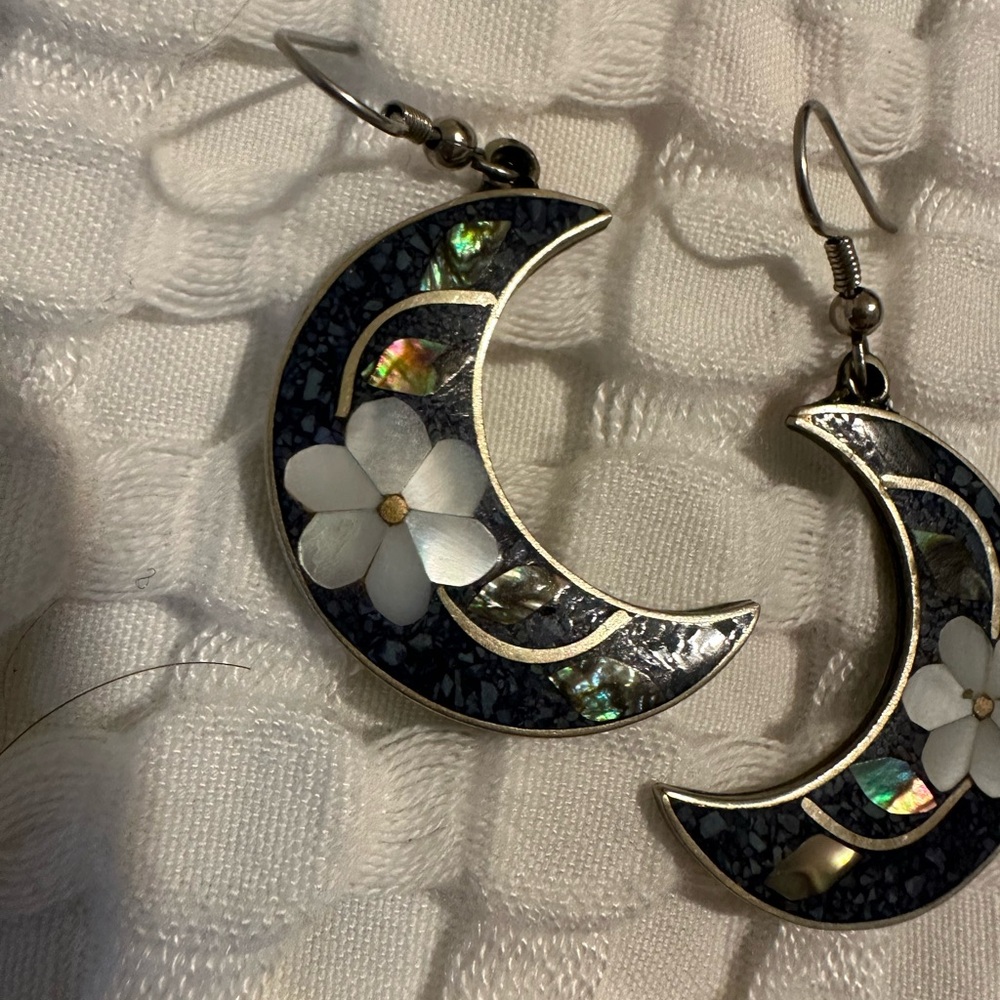 Vintage Shell Crescent Moon Earrings with Floral Accents